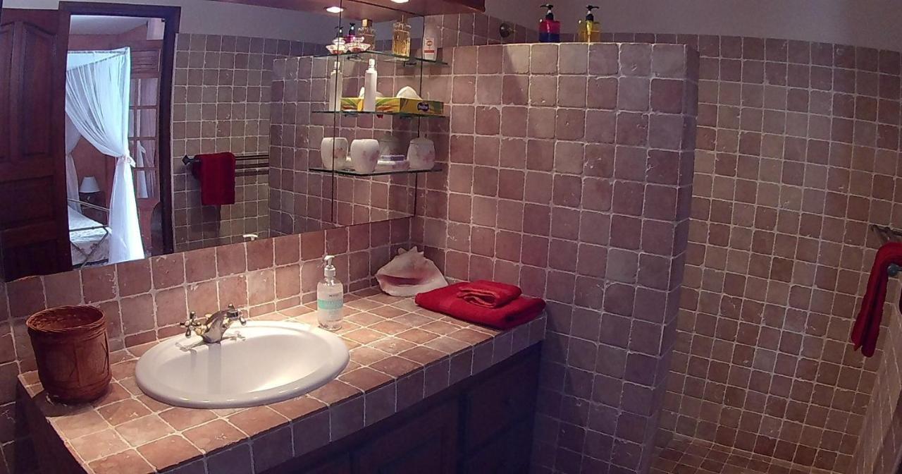 Agreable Chambre D'Hotes, Sdb, Piscine, Carbet Cuisine. Saint-Claude Eksteriør bilde